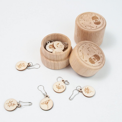 Wooden Flower Stitch Markers with Storage Box 8Pcs